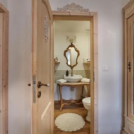 Mariam V Hellovom Dome Apartamento *