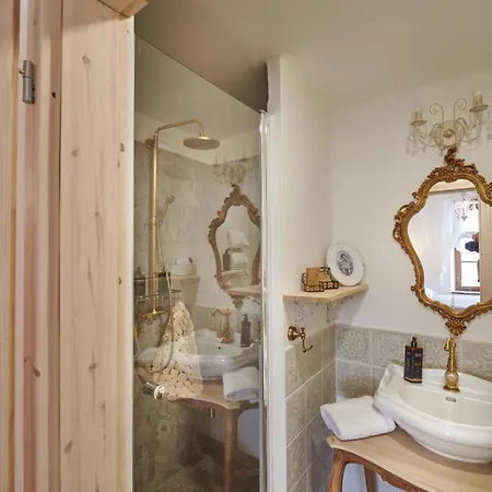 Mariam V Hellovom Dome