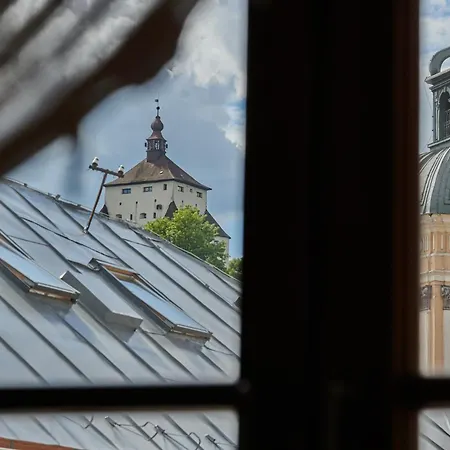 Mariam V Hellovom Dome