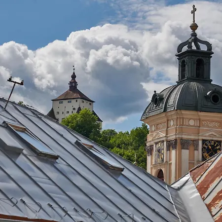 Mariam V Hellovom Dome *